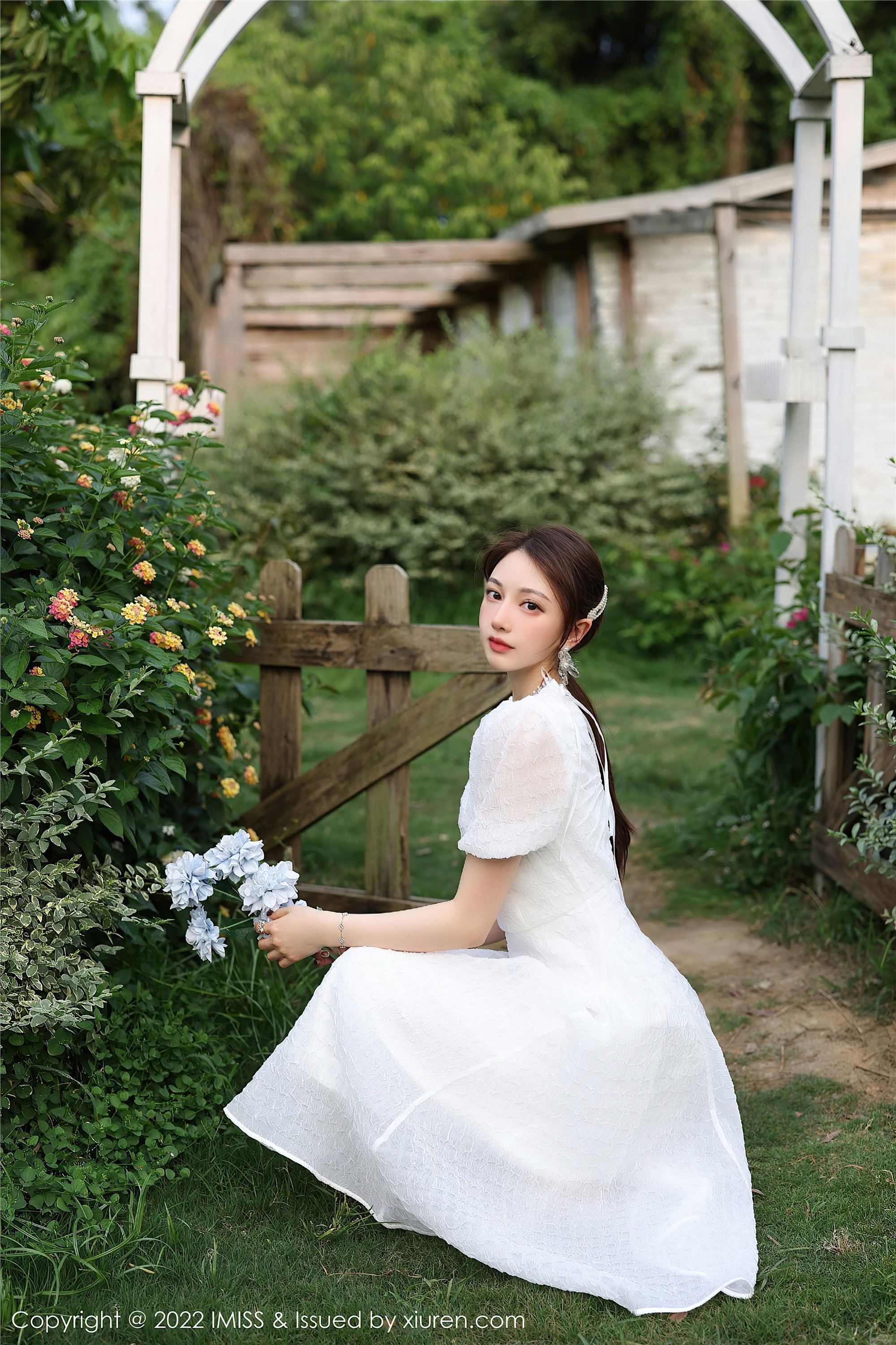 IMiss爱蜜社 2022.05.17 Vol.682 刘奕宁